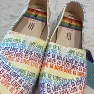 Toms Pride edition.  Size 8.5. Never worn.